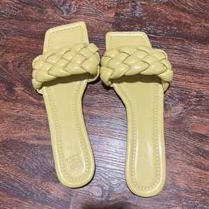 Like a mustard yellow green braided flat sandal new size 11 size 43